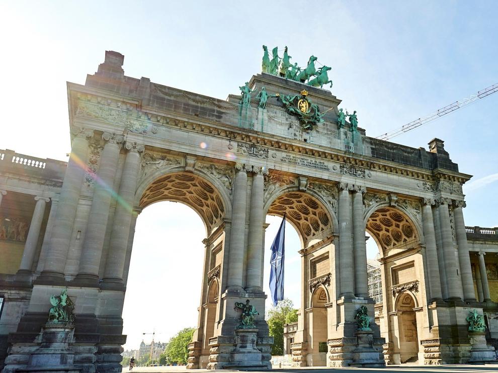 Bruselas "reviste" sus monumentos para la cumbre de la OTAN del próximo lunes