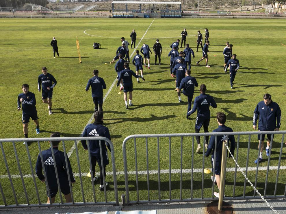La plantilla del Real Zaragoza iniciará los entrenamientos de pretemporada el 7 de julio en la Ciudad Deportiva.