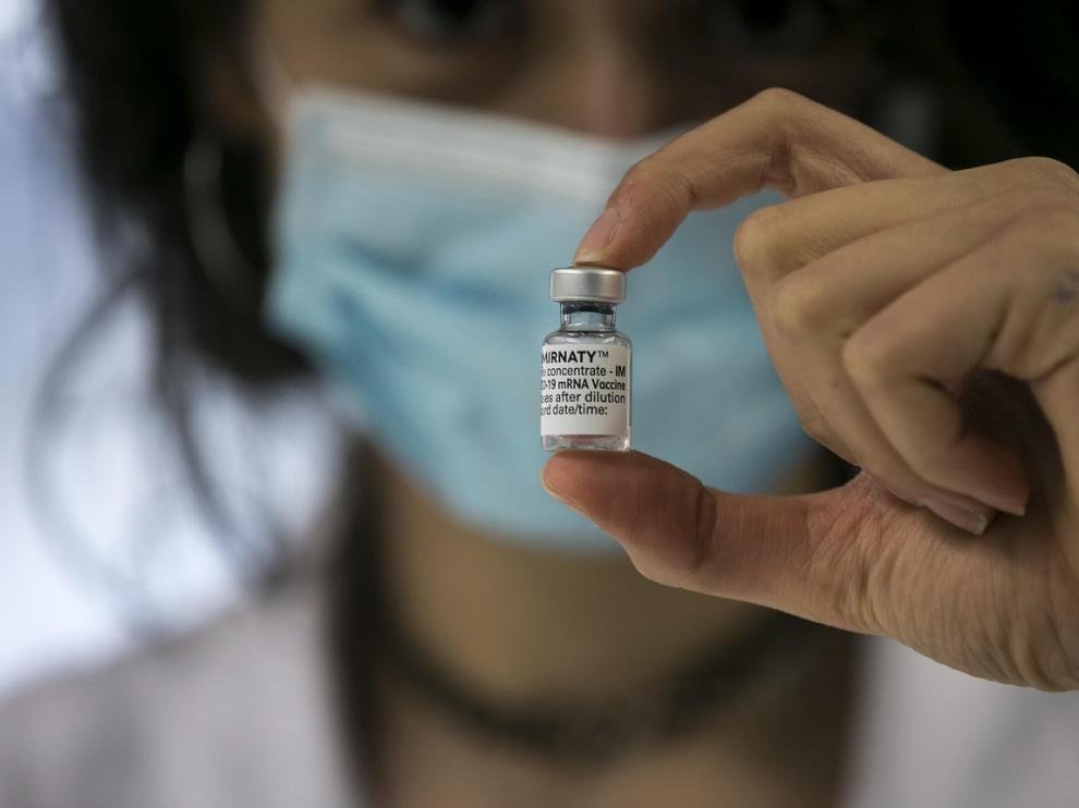 vacunacion con pfizer en el centro civico delicias de zaragoza vacuna covid vacunas gsc