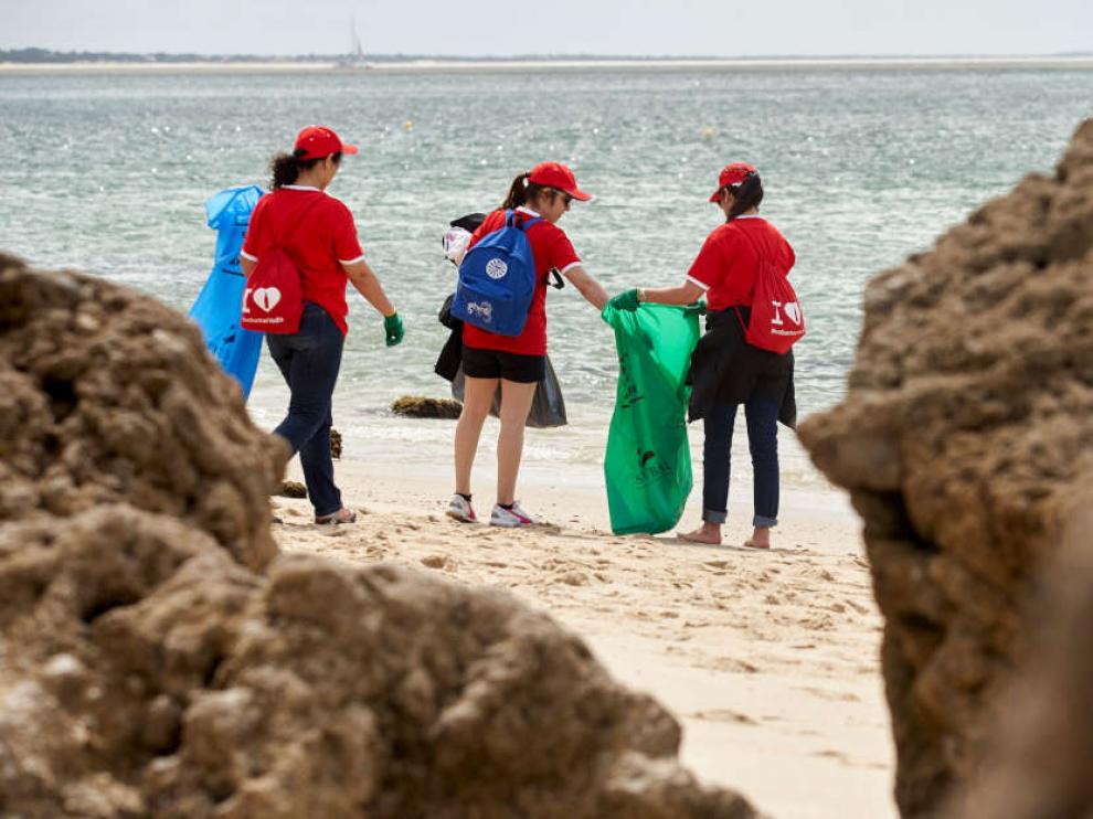 Los voluntarios se han esforzado en limpiar las costas, los entornos acuáticos y los fondos marinos de España y Portugal.