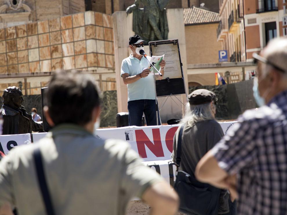 Concentración de pensionistas este lunes en la plaza del Pilar de Zaragoza.