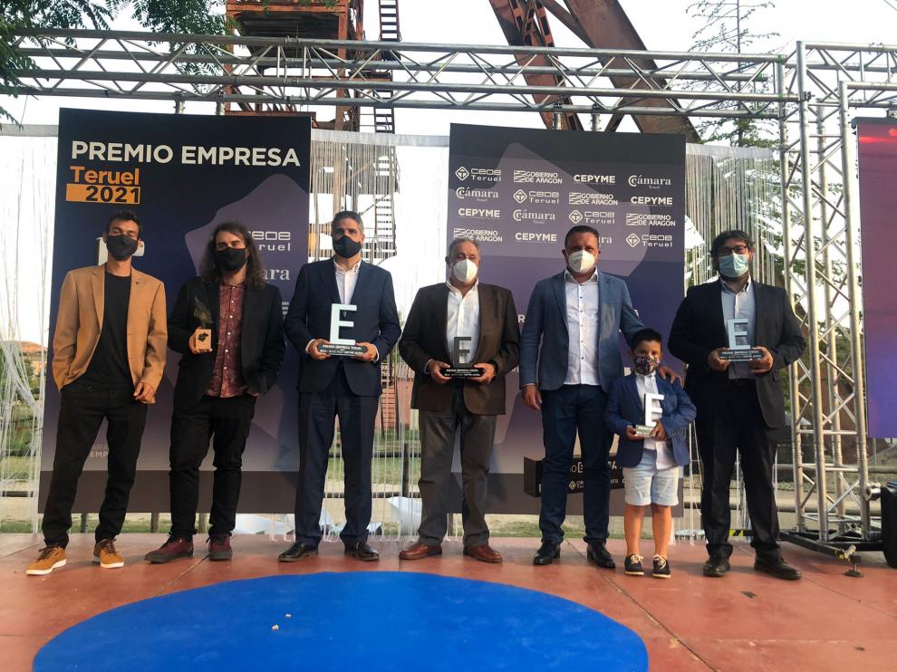 Los galardonados en los Premios Empresa Teruel posan en la gala celebrada en Andorra.