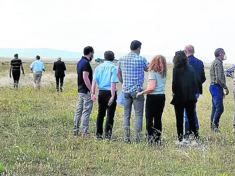 Visita de una delegación de Tönnies a los terrenos donde se construirá el matadero.