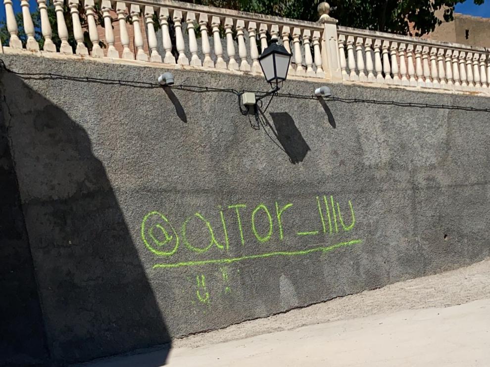 Una de las pintadas aparecidas en Viver de la Sierra