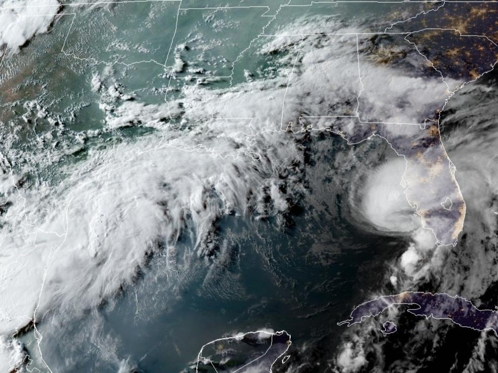 Elsa es de nuevo huracán mientras se aproxima a la costa oeste de Florida