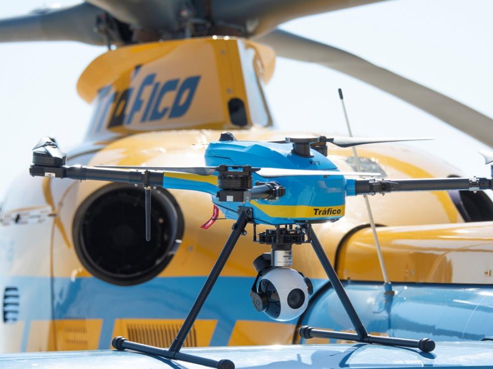 La Dirección General de Tráfico distribuye los 39 drones que vigilarán las carreteras españolas este verano.