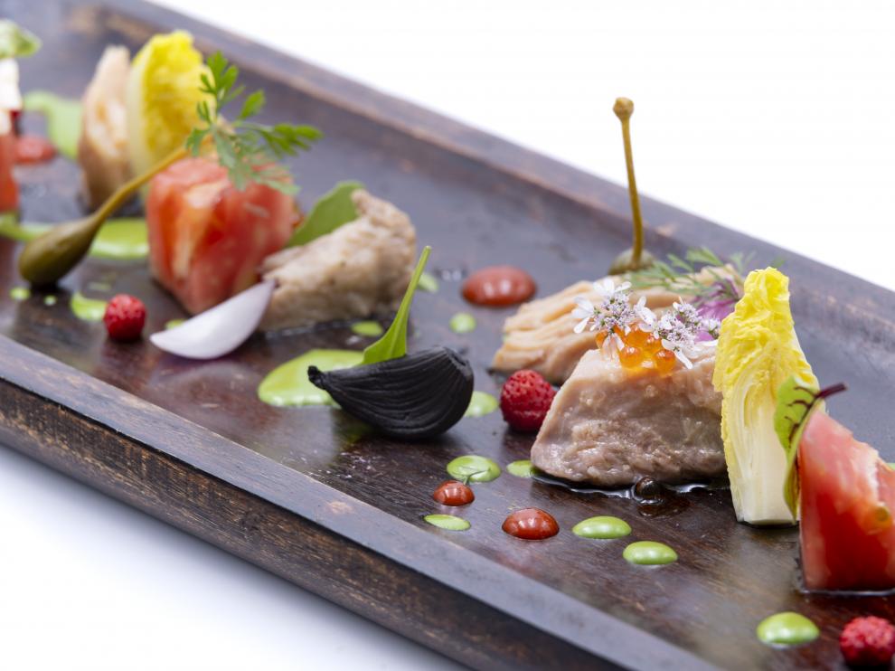 Plato 'Texturas', del chef Diego Herrero, elaborado con esturión en conserva.