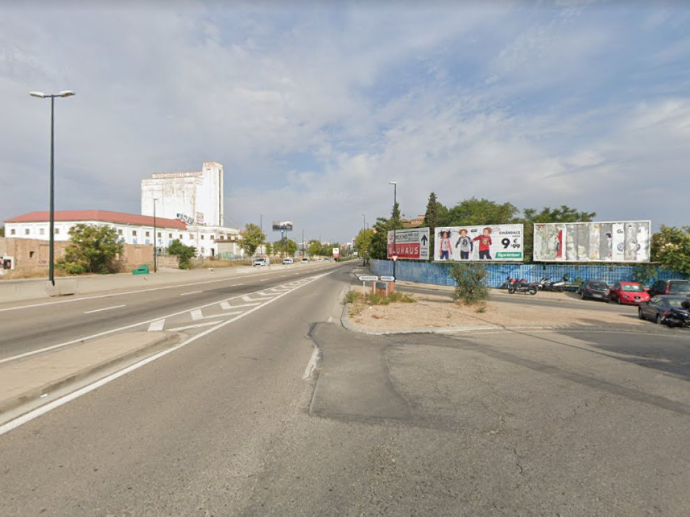 Dos heridas leves en la colisión de tres vehículos en la carretera de Castellón, en San José.