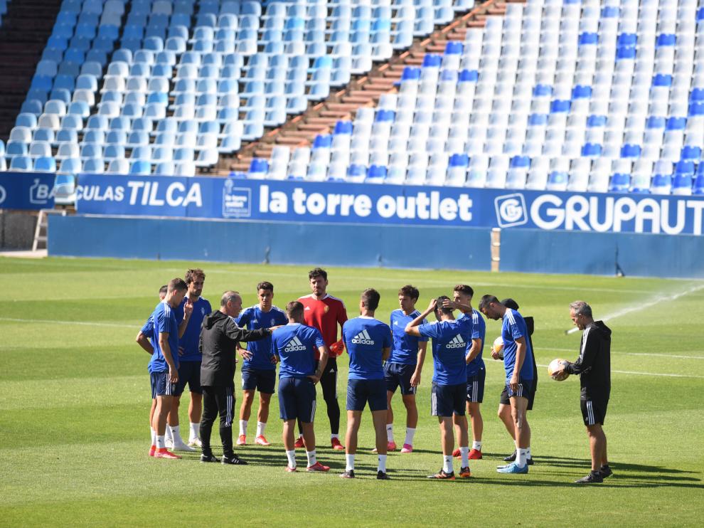 Entrenamiento del Real Zaragoza en La Romareda