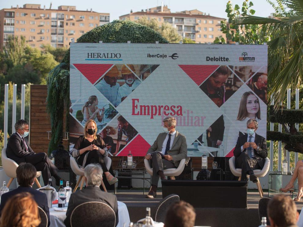 David Álvarez, Marta Gastón, Mikel Iturbe, Alfonso Sesé y Teresa Fernández, en el coloquio.