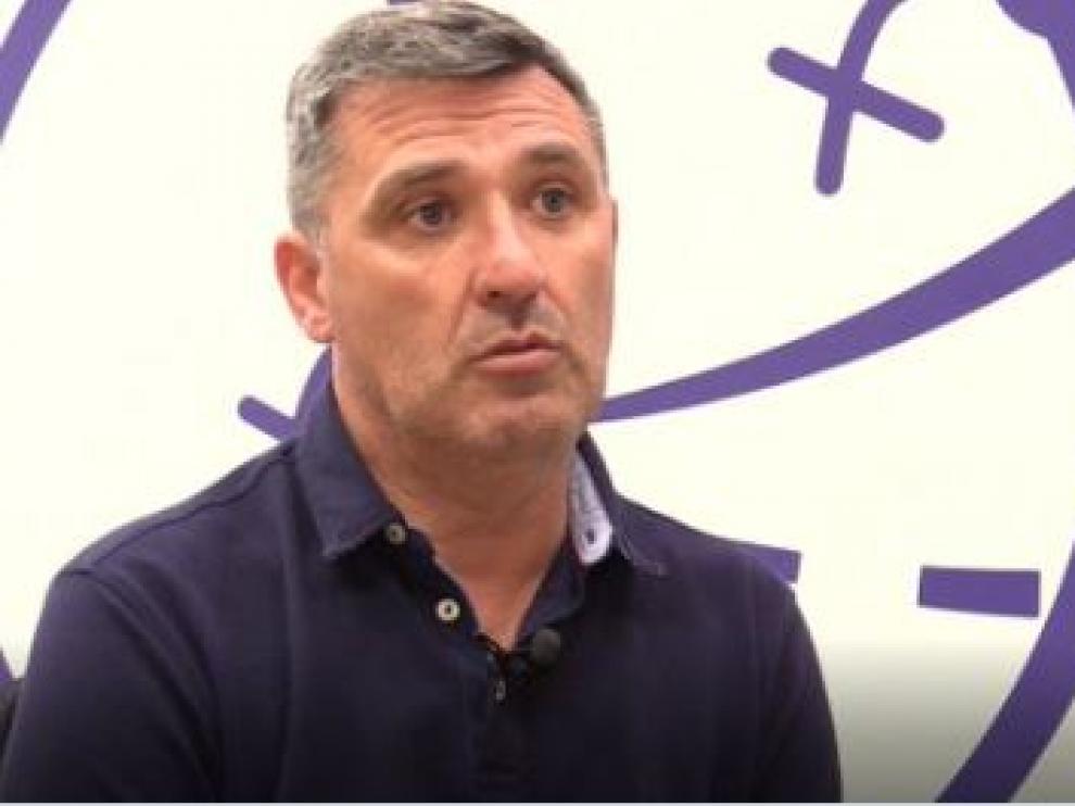 Emilio Larraz, en su primer día como entrenador del RZD Aragón, filial del Real Zaragoza, en su tercera etapa como técnico blanquillo.