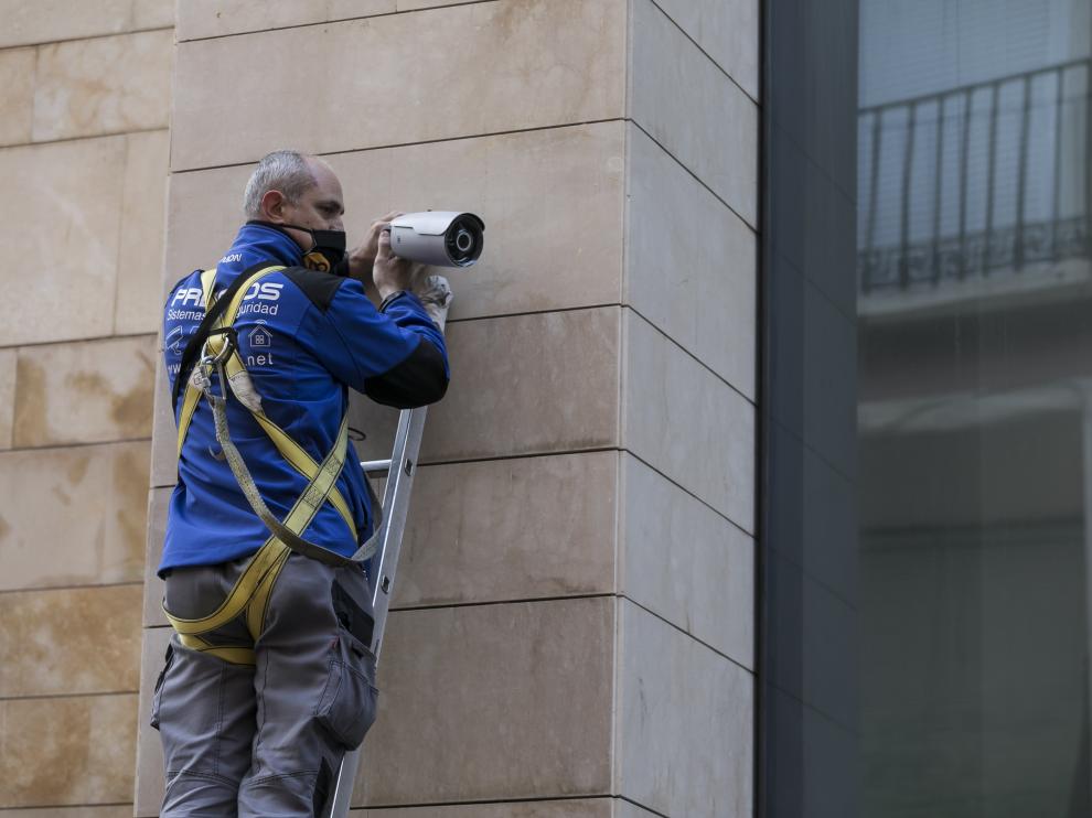 Instalación de cuatro cámaras de vigilancia en el sector Pignatelli