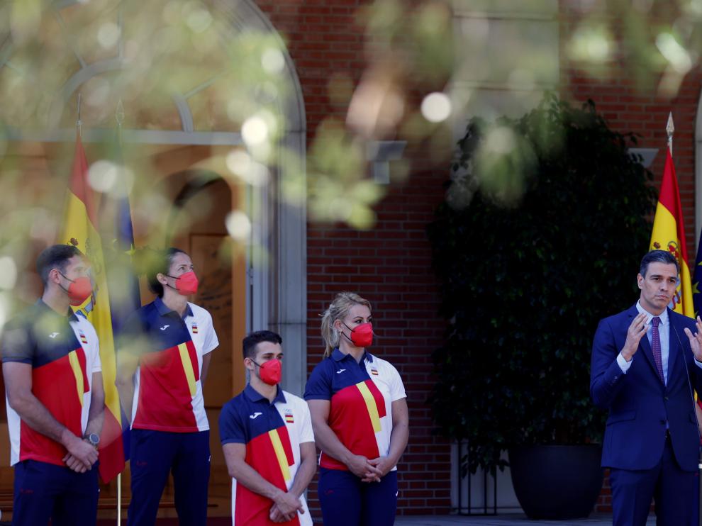 El presidente del Gobierno, Pedro Sánchez, recibe al equipo olímpico español que va a participar en los Juegos Olímpicos de Tokio