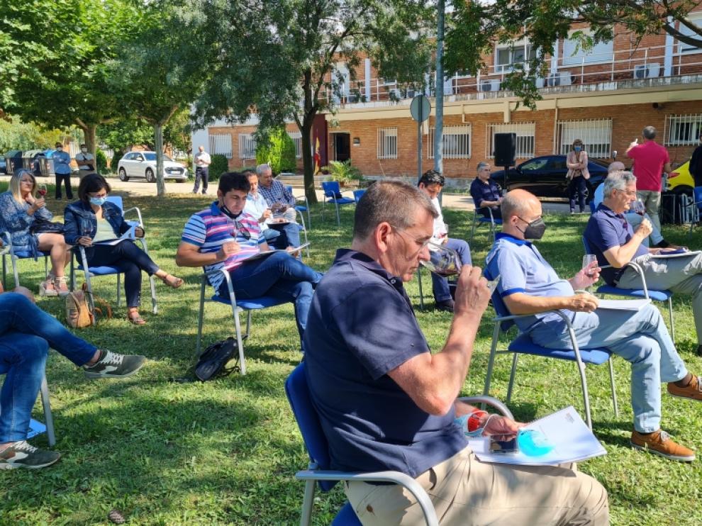 Cata de vinos elaborados con variedades recuperadas en el CTA.
