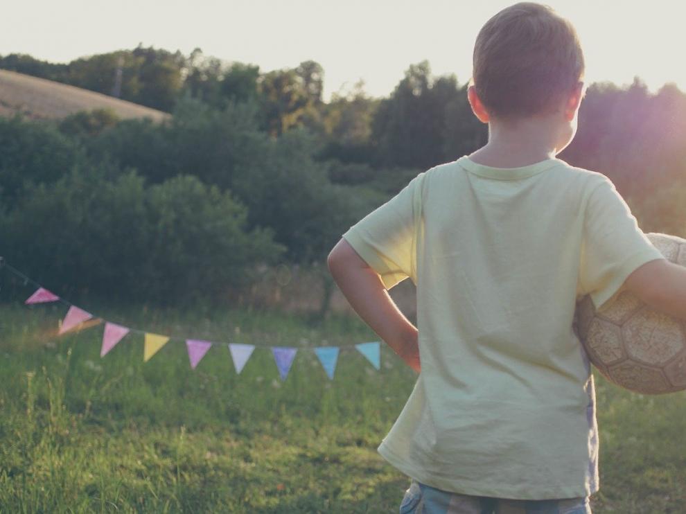 En verano los niños disfrutan de más tiempo libre para hacer deporte.