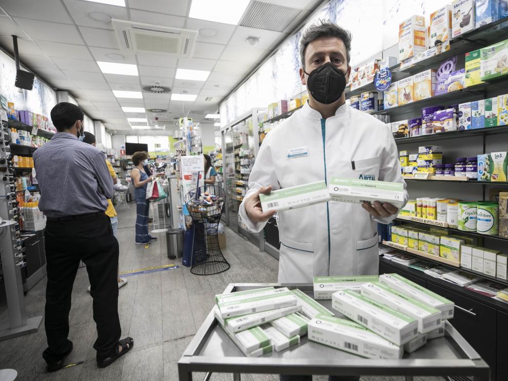 En la farmacia Artal ya cuentan con test de antígenos para su venta.