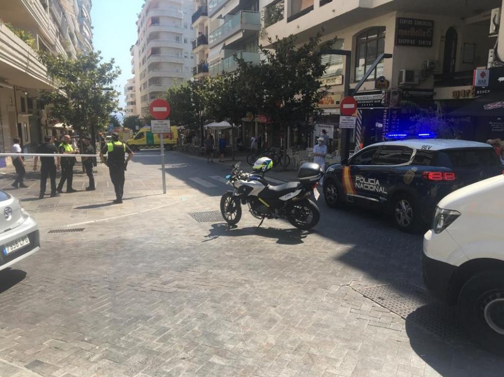 Efectivos de la Policía Nacional en el lugar del atropello