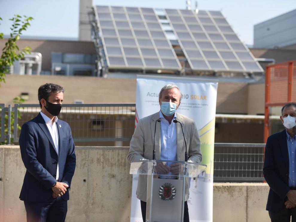 El alcalde de Zaragoza, Jorge Azcón, durante la presentación de los avances del barrio solar del Actur, en el pabellón Siglo XXI.