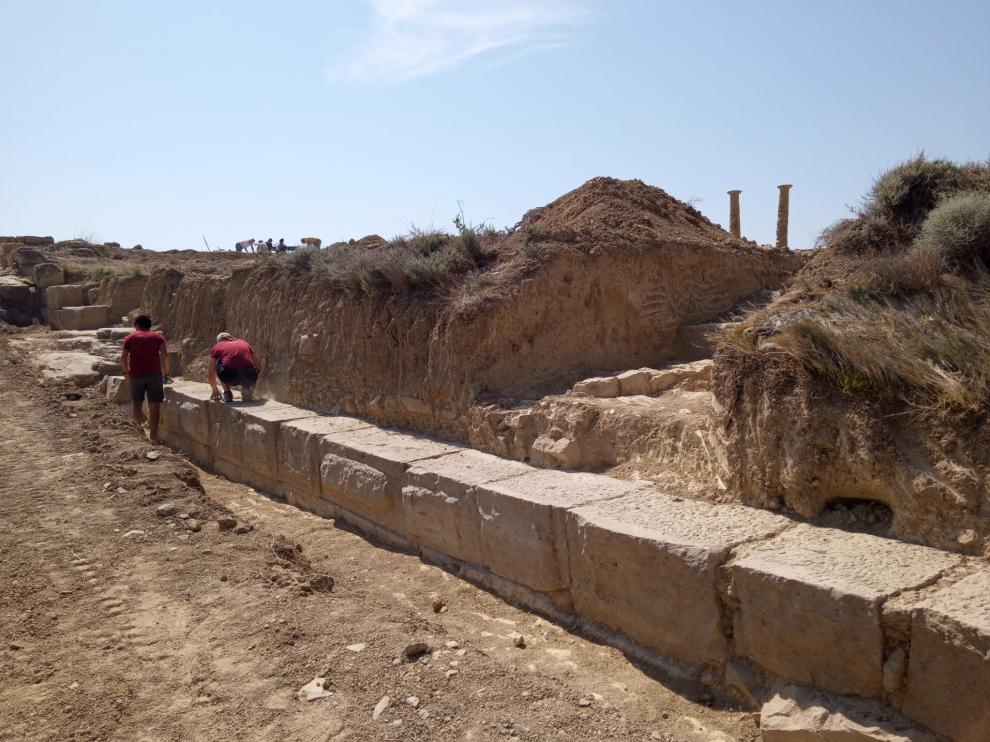 Muralla encontrada en Los Bañales