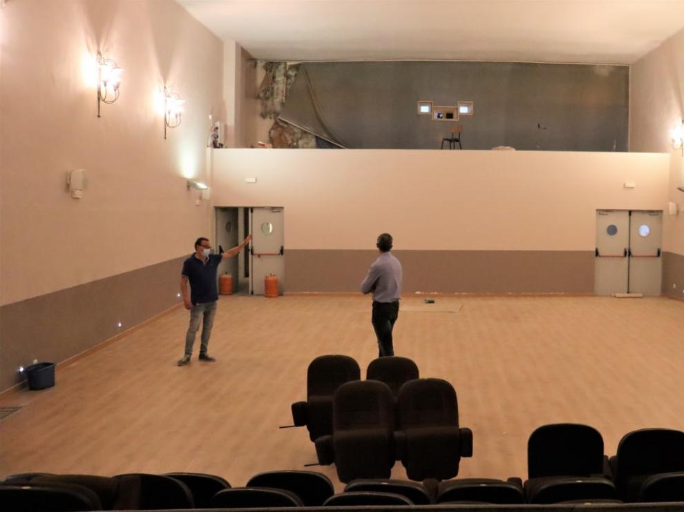 Interior de la sala del cine municipal de Paniza, a punto de acabar su reforma.