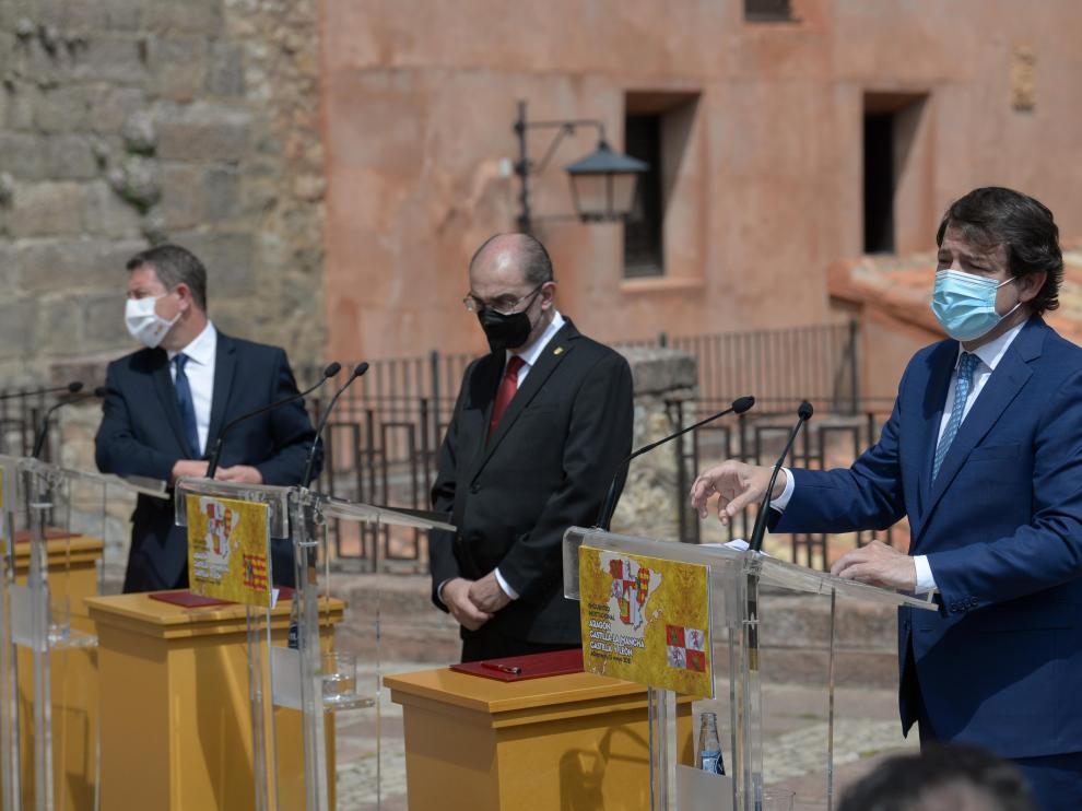 Los presidentes de Aragón, Castilla y León y Castilla-La Mancha, en Albarracín, para reclamar la aplicación de ventajas fiscales a las empresas.