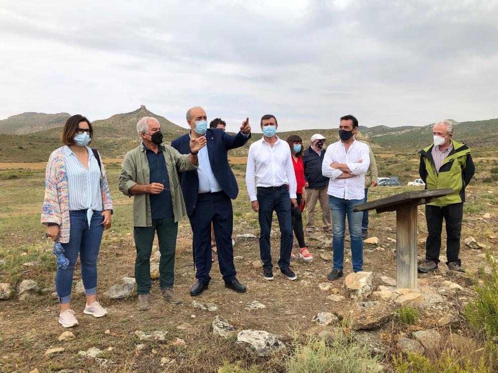 El presidente de la DPT, Manuel Rando, durante su visita al Cabezo de San Pedro.