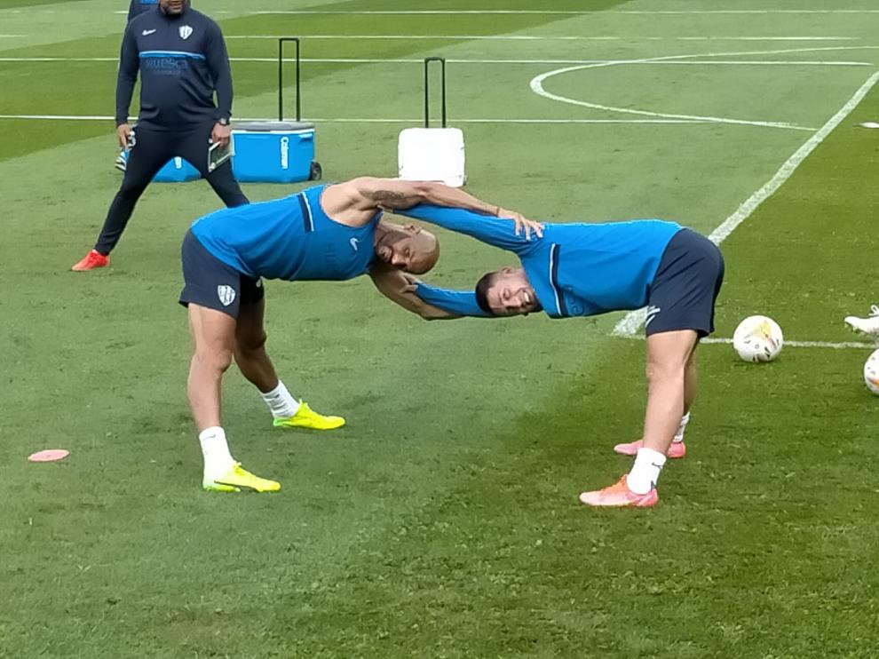 Mikel Rico y un sonriente Enzo Lombardo, durante el entrenamiento de este lunes en Benasque.