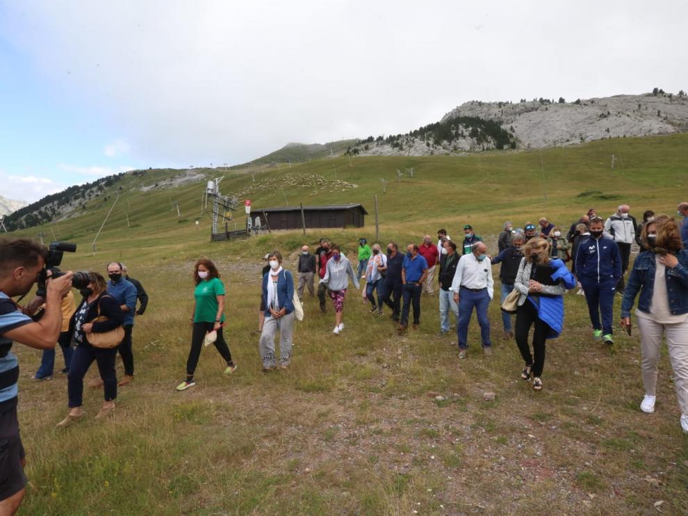 Reunión de representantes municipales y empresarios del valle de Aragón