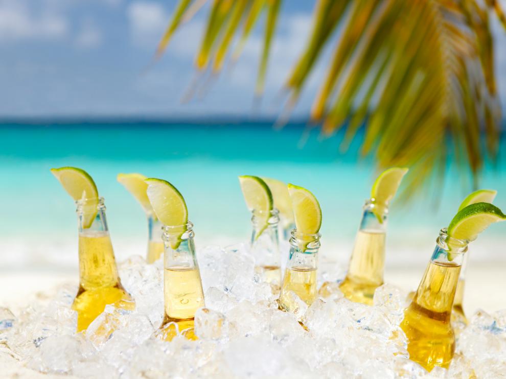 Cervecitas bien frías en la playa