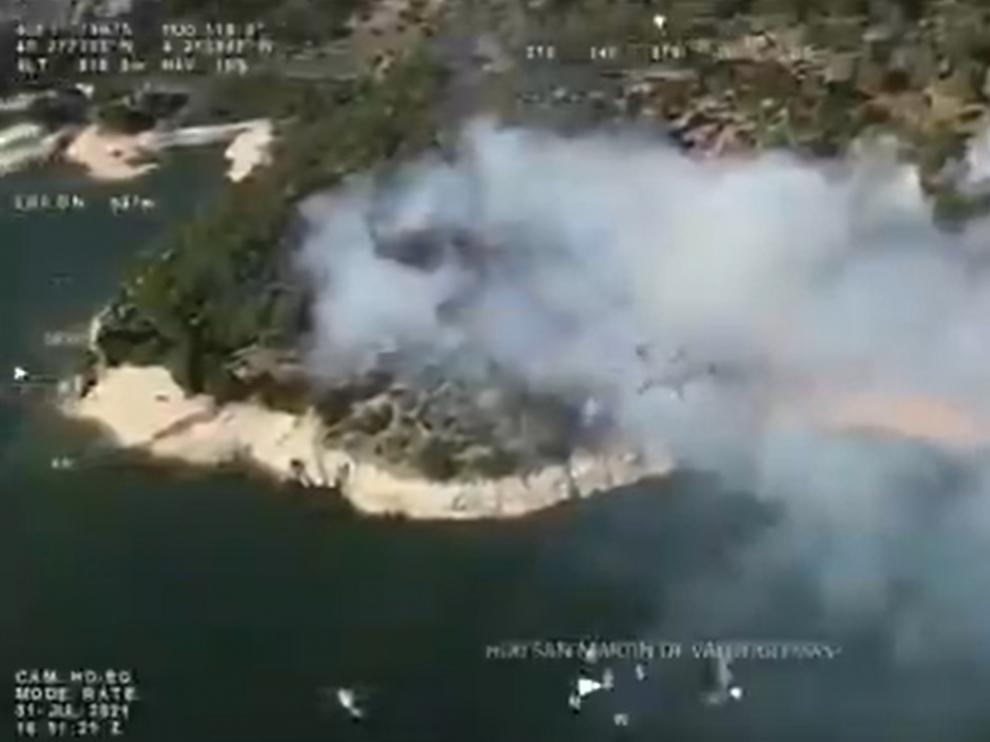 Incendio en el embalse de San Juan de Madrid.