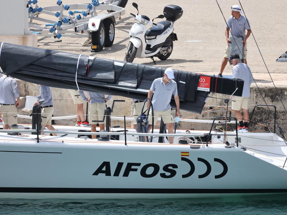 El Rey, este domingo por la mañana a bordo del 'Aifos'