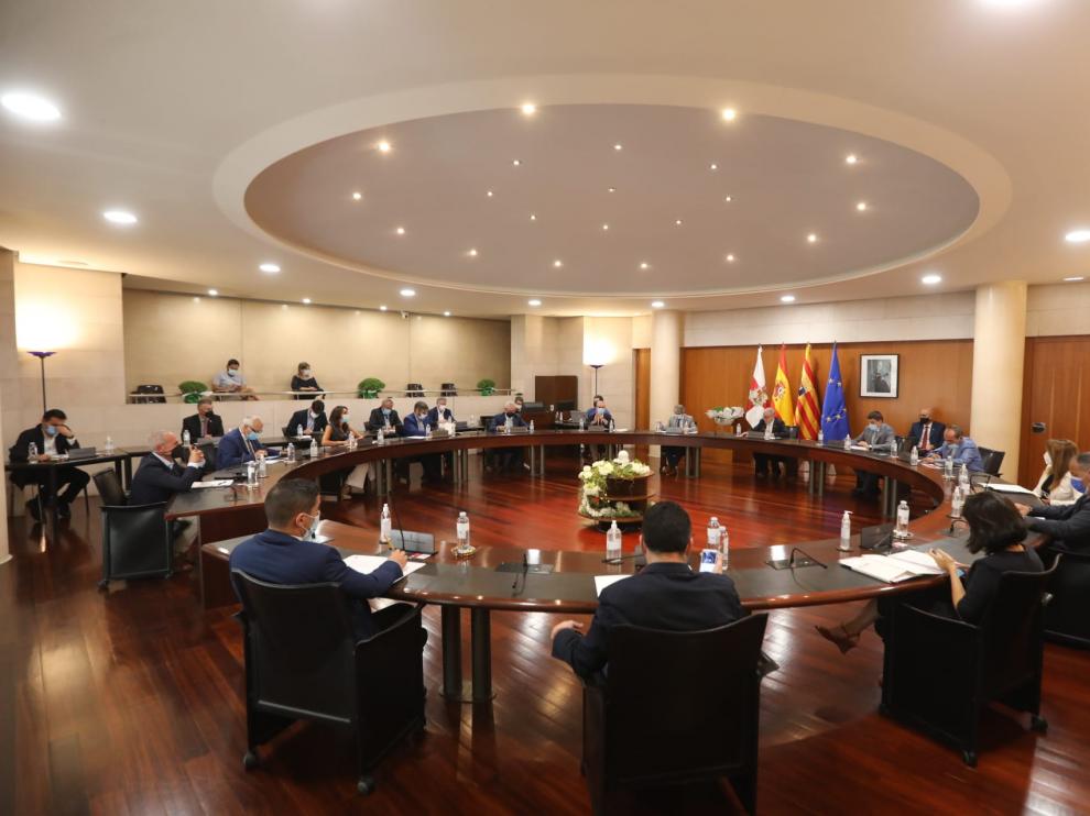 Imagen del pleno celebrado este viernes por la DPH.
