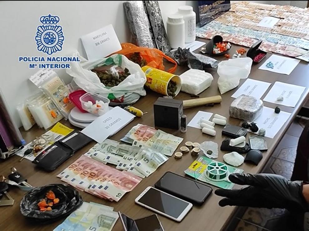 Efectos intervenidos a la pareja de presuntos narcotraficantes.