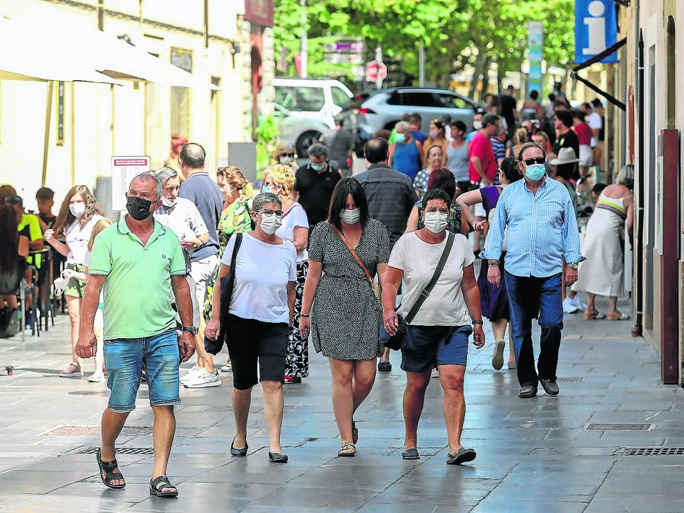 Jaca registró ayer una gran afluencia de turistas pese a las restricciones y el toque de queda.