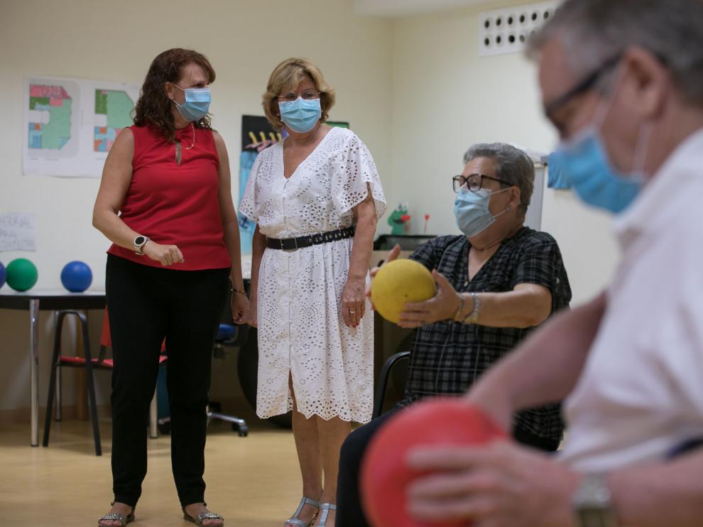 Visita de María Victoria Broto al IASS de Valdefierro