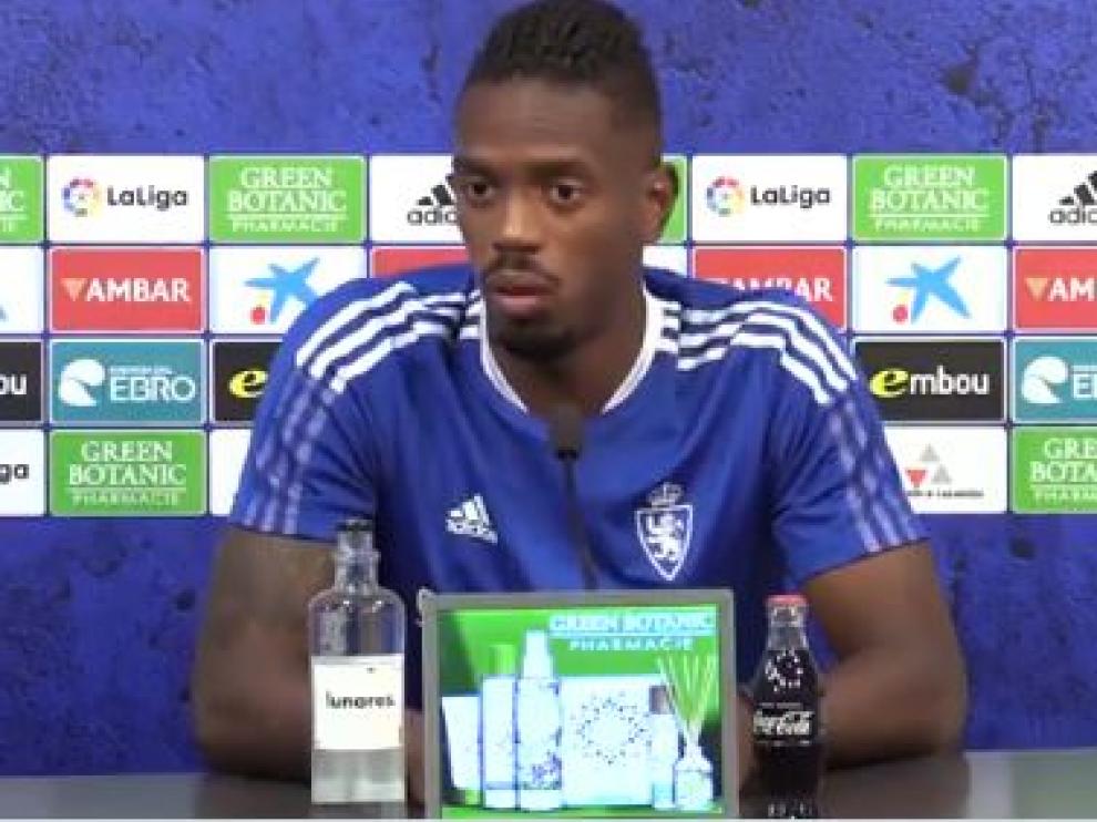 Jair Amador, en la mañana de este martes durante la rueda de prensa ofrecida por el central zaragocista en la Ciudad Deportiva.