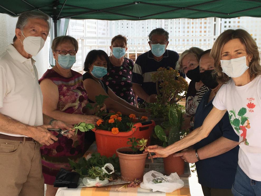Eva Creus Gibert en una de las sesiones de jardinería y horticultura como terapia.