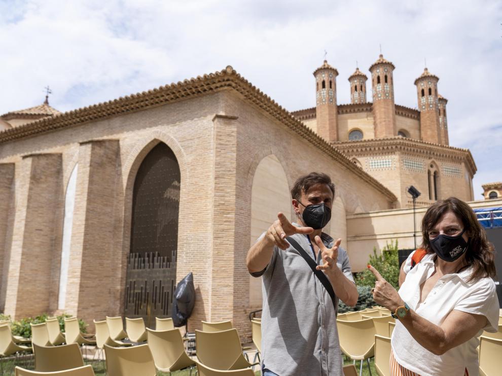 Ana Murugarren, directora de 'García y García', junto a José Mota, protagonista de la película, ayer en Teruel.