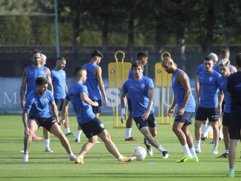 La SD Huesca entrenó el jueves por la mañana antes de viajar a Las Palmas de Gran Canaria.