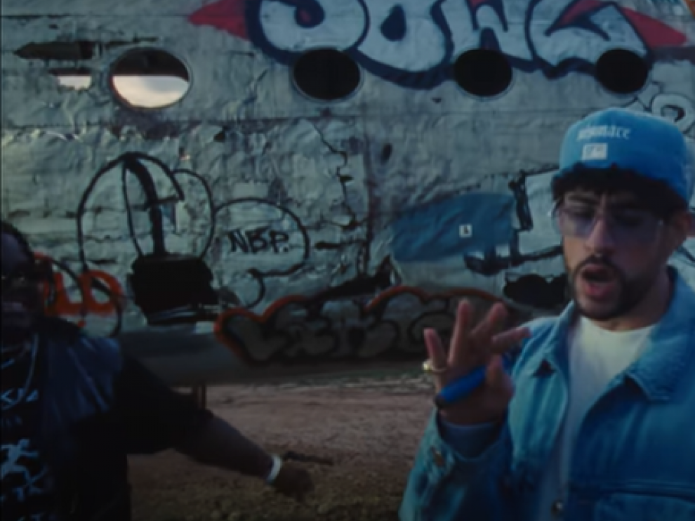 Remix de Mora con Bud Bunny
