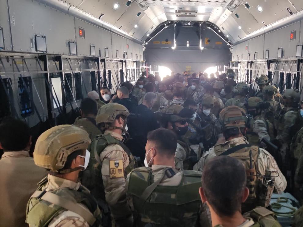 Militares españoles del Eada regresan de Kabul en el último avión A400M