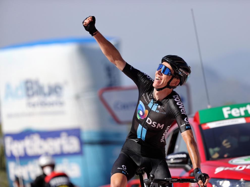 El francés Romain Bardet (DSM), primer conquistador de la cima extremeña del Pico Villuercas