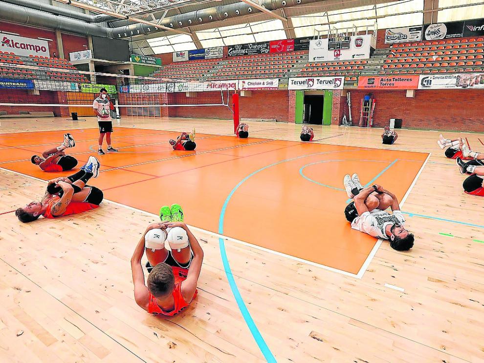 Primeros entrenamientos del equipo en el pabellón Los Planos de cara a la nueva temporada.