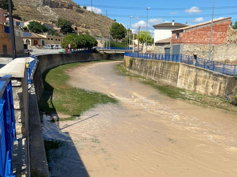 Baja el caudal del canal de la Valcuerna