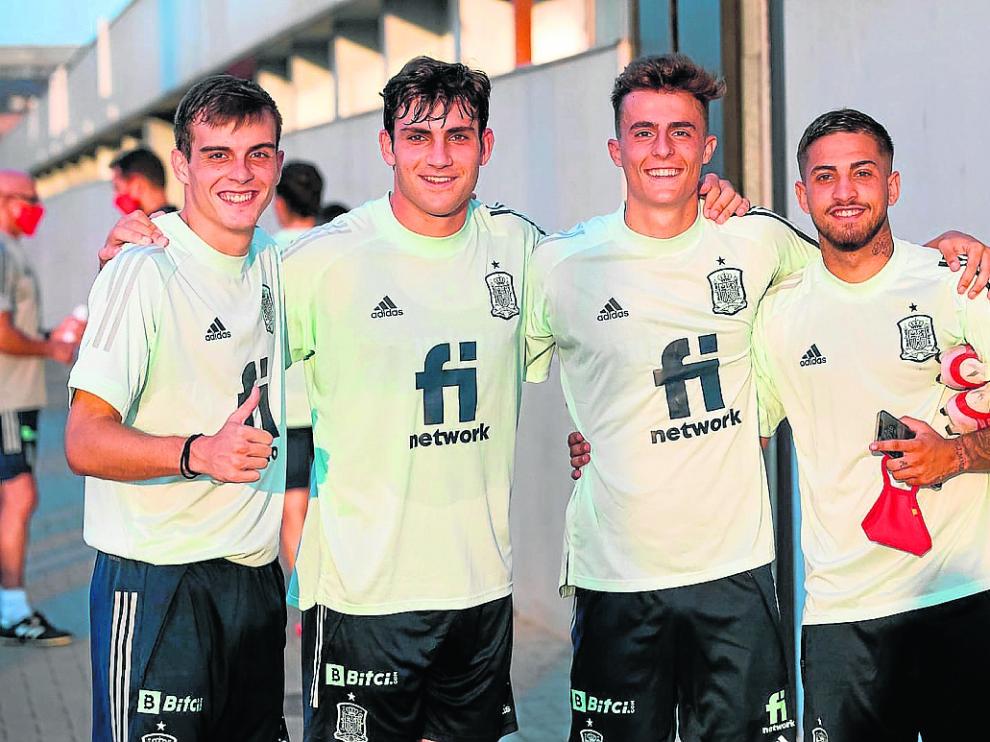 Francho Serrano, Iván Azón, Alejandro Francés y Luis Carbonell, en la concentración en Las Rozas.