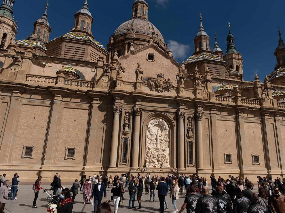 Ambiente en la plaza del Pilar de Zaragoza durante las 'no fiestas' del Pilar 2020.