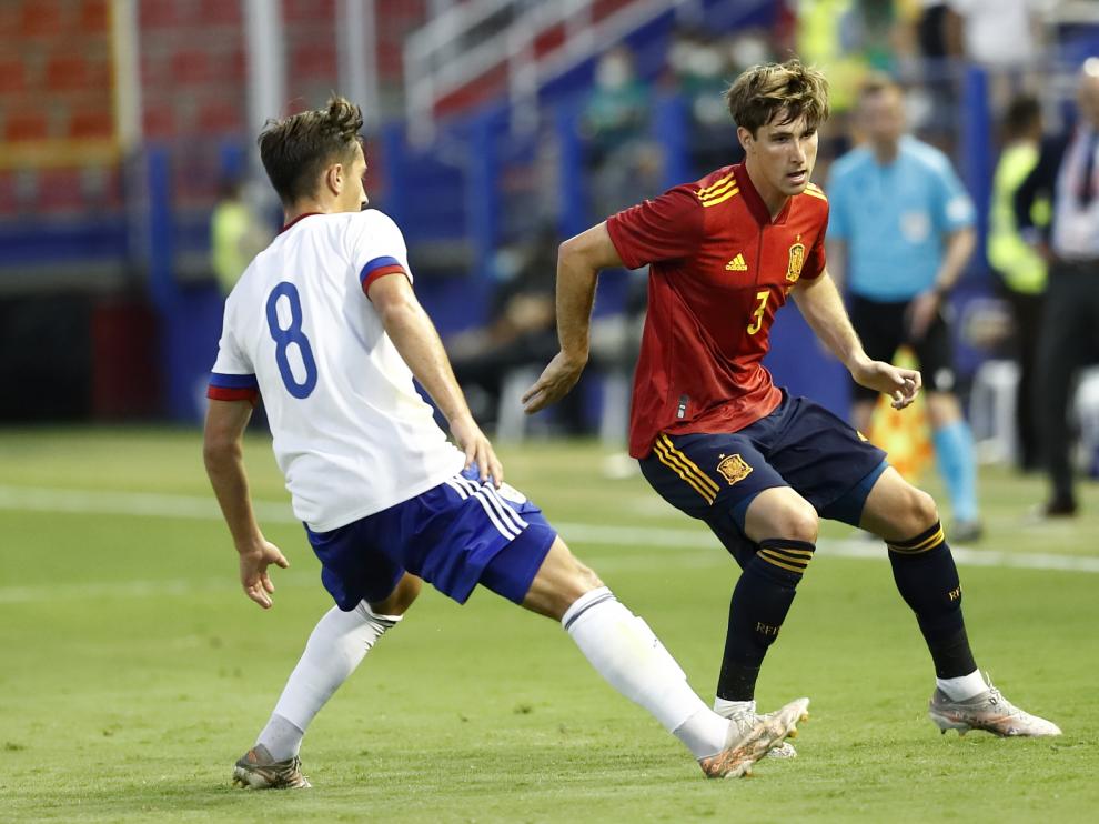 Juan Miranda, lateral izquierdo de la selección española, en el partido de este viernes frente a Rusia.
