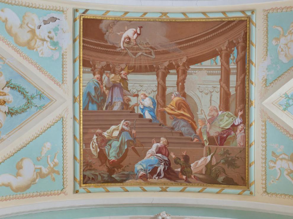 Detalle de una de las escenas pintadas en la bóveda de la iglesia