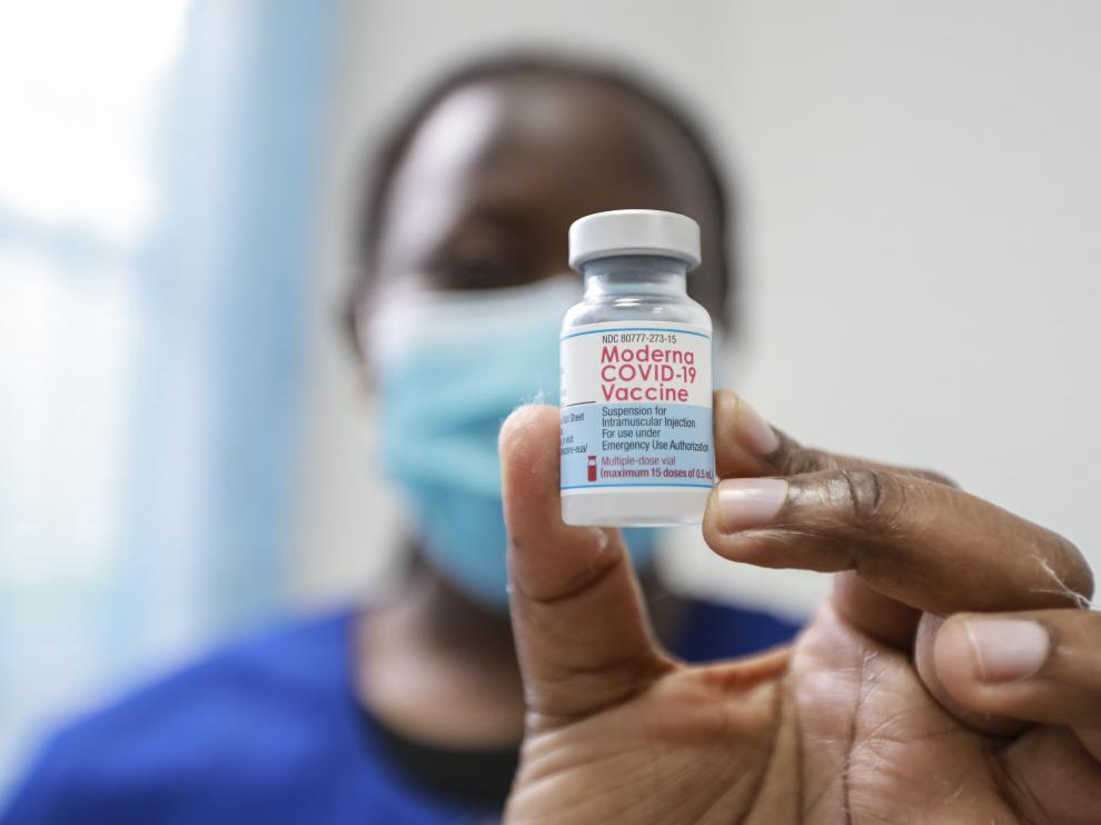 Kenya starts administering the Moderna vaccines from United States