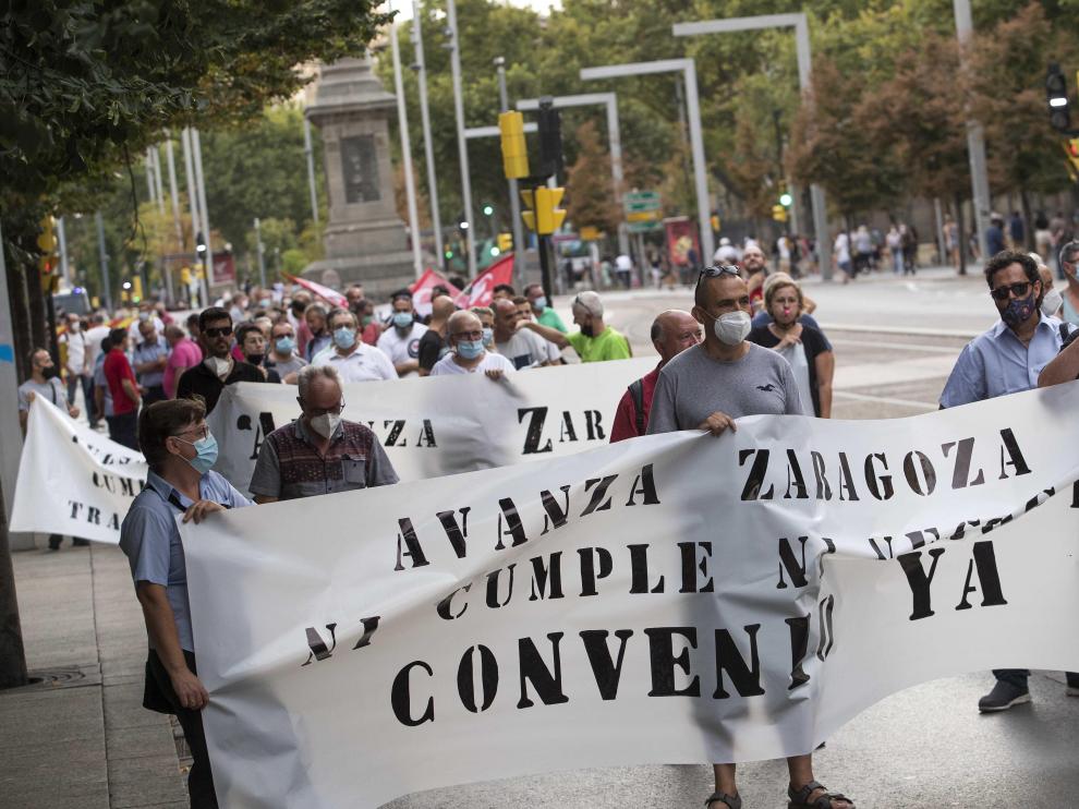 Protesta conjunta de los trabajadores del bus y del tranvía en Independencia